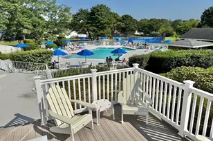 21 Village Cir E, Manorville, NY 11949 - Photo 20