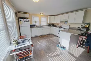 21 Village Cir E, Manorville, NY 11949 - Photo 4