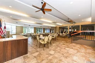 21 Village Cir E, Manorville, NY 11949 - Photo 14