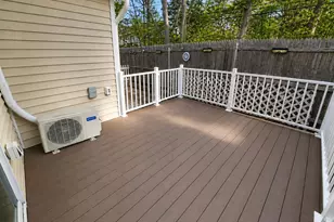 21 Village Cir E, Manorville, NY 11949 - Photo 10