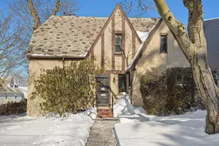 19 Surrey Ln, Yonkers, NY 10710 - Photo 2