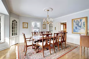 32 Barnard Pl, Manhasset, NY 11030 - Photo 10