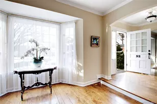 32 Barnard Pl, Manhasset, NY 11030 - Photo 2