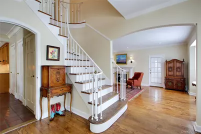 32 Barnard Place, Manhasset, NY 11030 - Photo 4