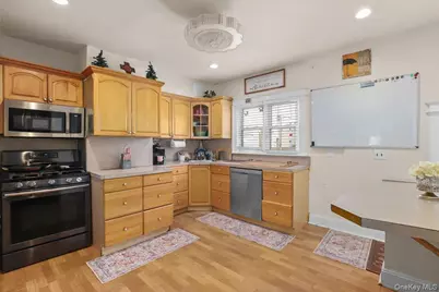 1644 Lurting Avenue, Bronx, NY 10461 - Photo 8