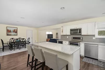 1 Park Court, Smithtown, NY 11787 - Photo 8