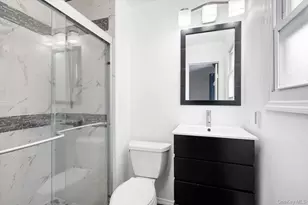 1 Park Ct, Smithtown, NY 11787 - Photo 16