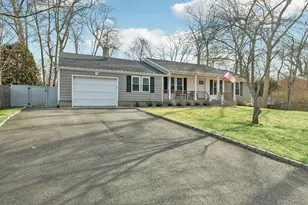 65 Beachfern Rd, Center Moriches, NY 11934 - Photo 2