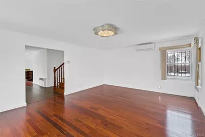 64-04 Utopia Parkway, Fresh Meadows, NY 11365 - Photo 16