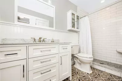 203 Cabot Court S, Saint James, NY 11780 - Photo 10