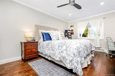 203 Cabot Court S, Saint James, NY 11780 - Photo 8