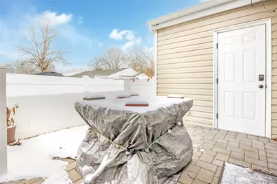 203 Cabot Court S, Saint James, NY 11780 - Photo 14