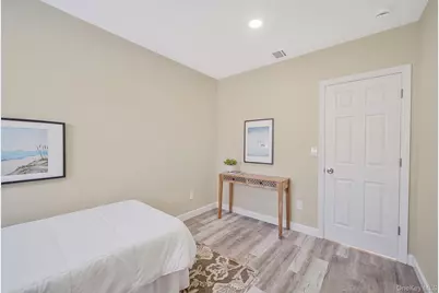 96 Toomey Road, West Islip, NY 11795 - Photo 14