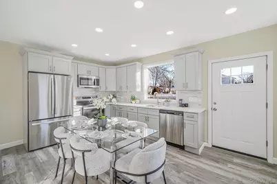 96 Toomey Road, West Islip, NY 11795 - Photo 6