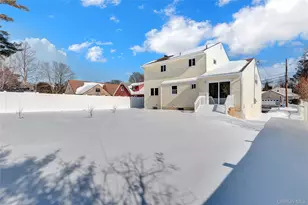 519 Advent St, Westbury, NY 11590 - Photo 30