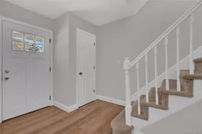 519 Advent Street, Westbury, NY 11590 - Photo 4