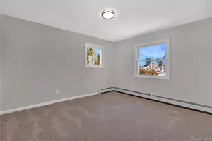 519 Advent St, Westbury, NY 11590 - Photo 22