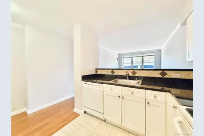 300 Mamaroneck Avenue #617, White Plains, NY 10605 - Photo 4