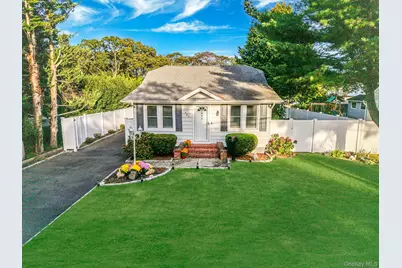 485 3rd Avenue, Bayport, NY 11705 - Photo 1