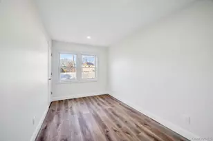 110 Monroe Ave, Patchogue, NY 11772 - Photo 18