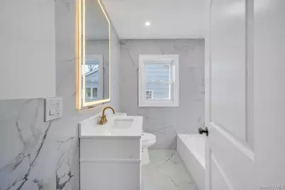 110 Monroe Avenue, Patchogue, NY 11772 - Photo 22