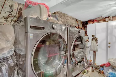 60-23 77th Place, Middle Village, NY 11379 - Photo 16