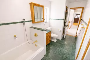 3 Olive Pl, Lynbrook, NY 11563 - Photo 14