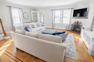 3 Olive Pl, Lynbrook, NY 11563 - Photo 2