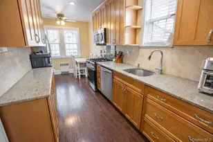 3 Olive Pl, Lynbrook, NY 11563 - Photo 6