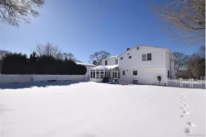 1055 Coates Avenue, Holbrook, NY 11741 - Photo 26