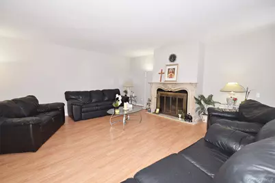 1055 Coates Avenue, Holbrook, NY 11741 - Photo 8