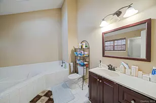 3 Liberty Pl, Coram, NY 11727 - Photo 20