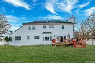 3 Liberty Pl, Coram, NY 11727 - Photo 38