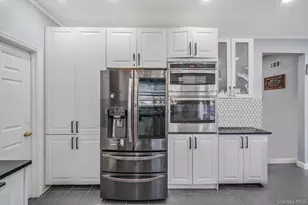 3 Liberty Pl, Coram, NY 11727 - Photo 8