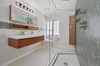 10 Lincoln Road, Scarsdale, NY 10583 - Photo 16