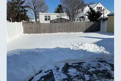 20 Wyona Avenue, Lindenhurst, NY 11757 - Photo 26