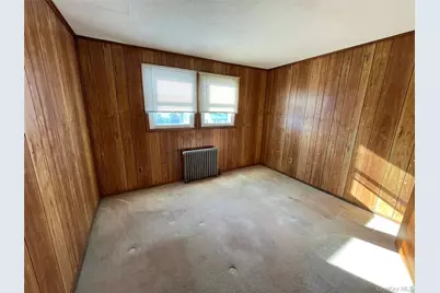 20 Wyona Avenue, Lindenhurst, NY 11757 - Photo 16