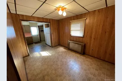 20 Wyona Avenue, Lindenhurst, NY 11757 - Photo 4