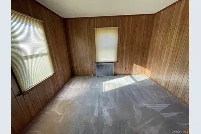 20 Wyona Avenue, Lindenhurst, NY 11757 - Photo 12