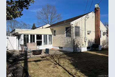 3610 Locust Avenue, Seaford, NY 11783 - Photo 18