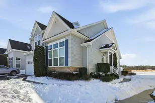 146 Augusta Dr, Medford, NY 11763 - Photo 2