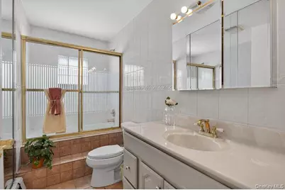 1075 Olympia Road, North Bellmore, NY 11710 - Photo 18