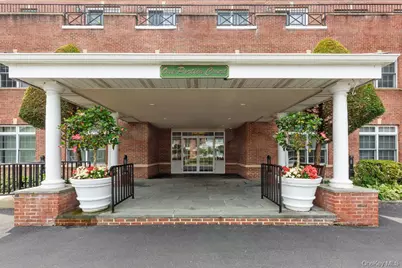 One Portico Ct, Great Neck, NY 11021 - Photo 1