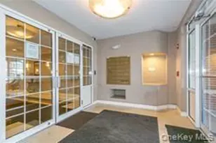 One Portico Ct, Great Neck, NY 11021 - Photo 2