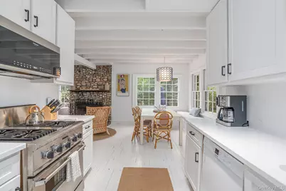 3075 Lighthouse Road, Southold, NY 11971 - Photo 12