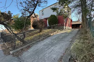 242 Vanderbilt Ave, New York, NY 10304 - Photo 1