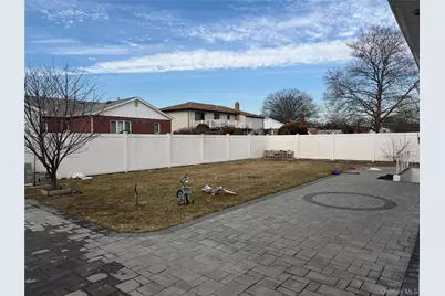 458 Carlls Path, Deer Park, NY 11729 - Photo 18