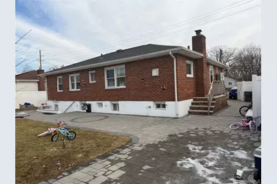 458 Carlls Path, Deer Park, NY 11729 - Photo 16