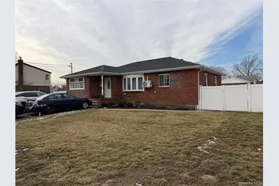 458 Carlls Path, Deer Park, NY 11729 - Photo 2