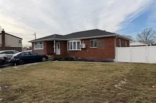 458 Carlls Path, Deer Park, NY 11729 - Photo 2